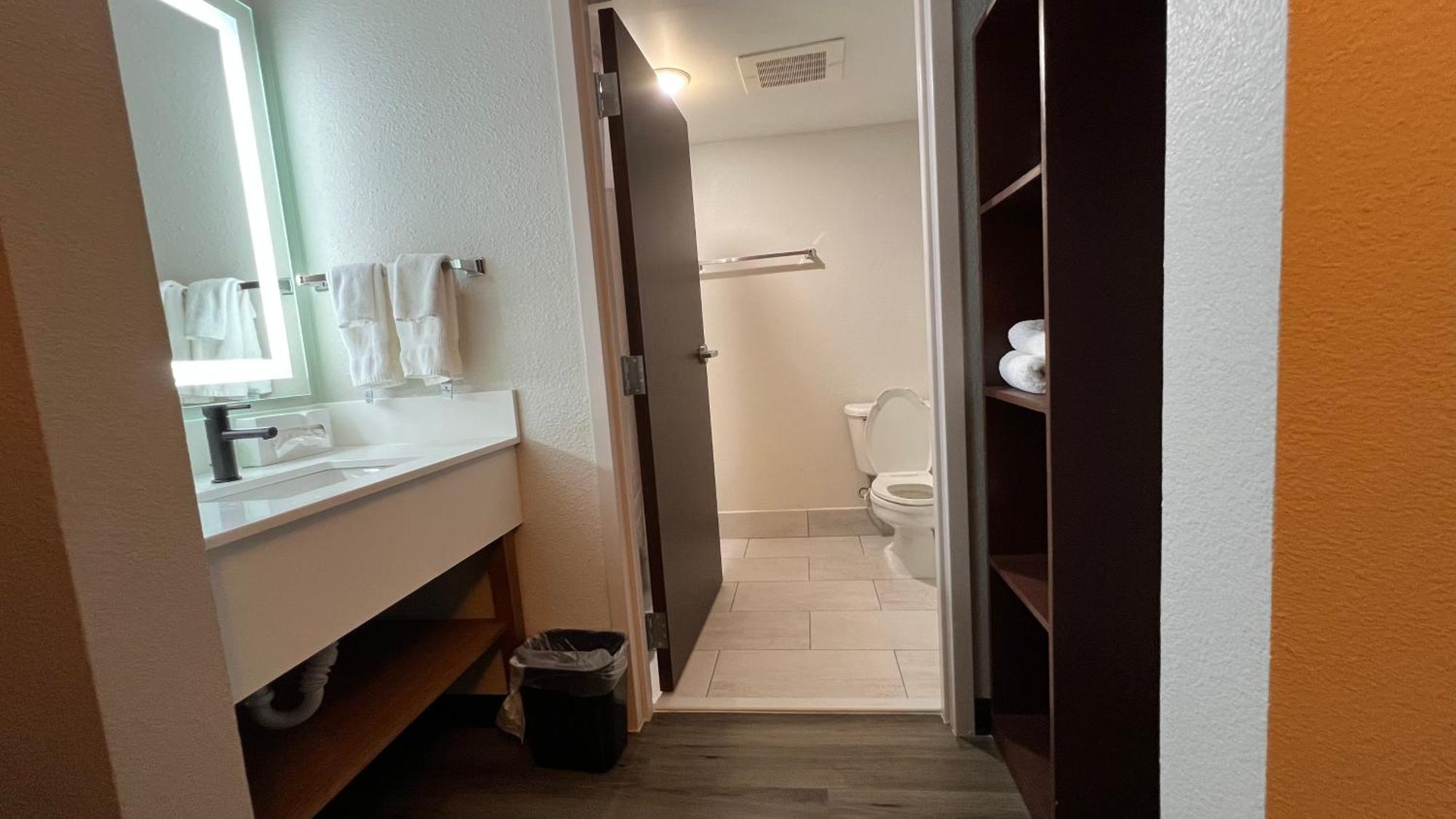 Country Inn & Suites By Radisson, Lsu - Medical Corridor Baton Rouge Kültér fotó